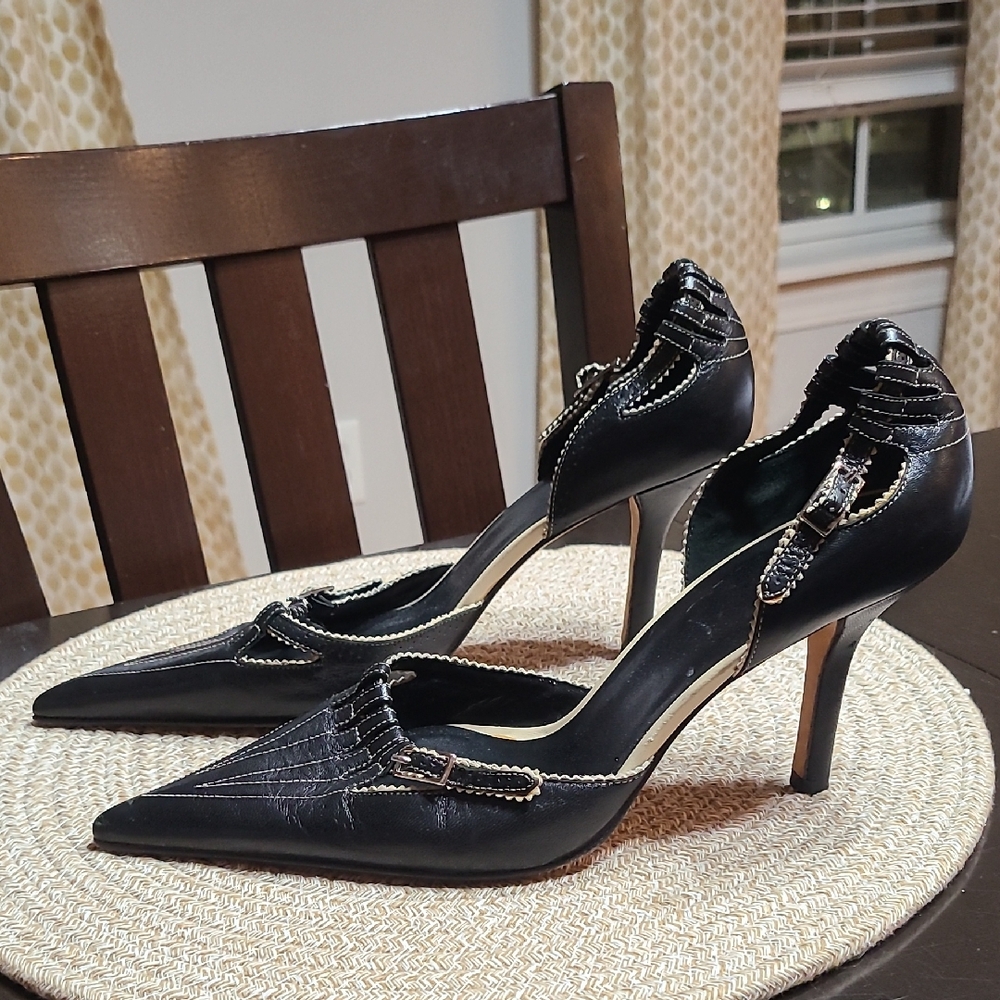 Joey O Black Leather Pointed Heels with Elegant Bucle Detailing Size 9